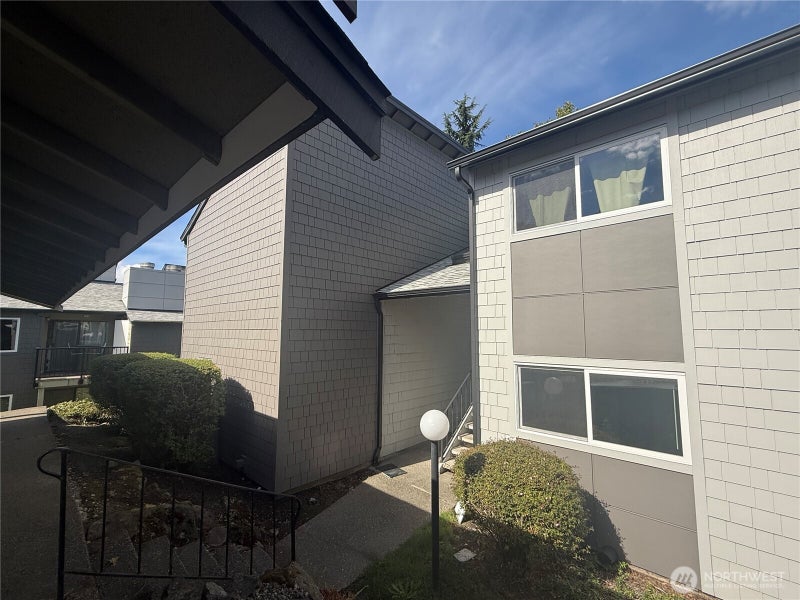 2020 Grant Avenue S J102