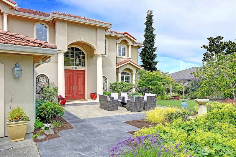 1009 Kingswood Drive