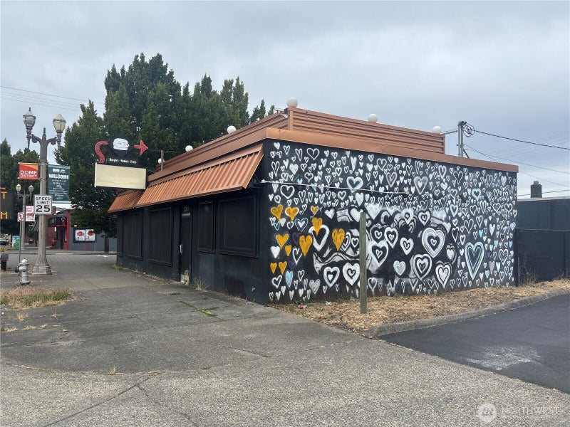2301 Pacific Avenue