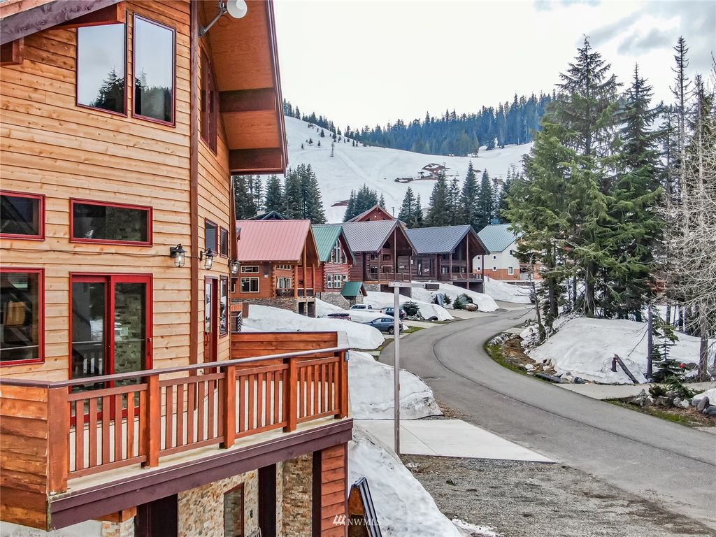 Photo of 102 Guye Peak Lane, Snoqualmie Pass, WA 98068 (MLS # 1936030)