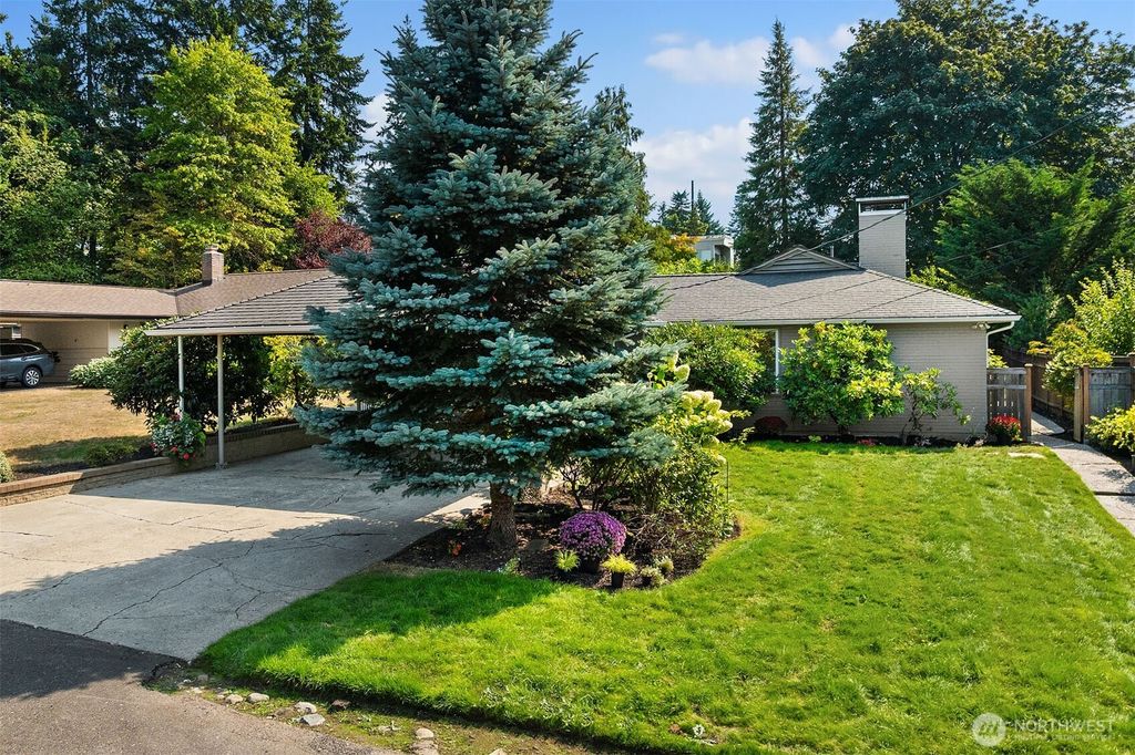 Photo of 8439 SE 39th Street, Mercer Island, WA 98040 (MLS # 2428457)