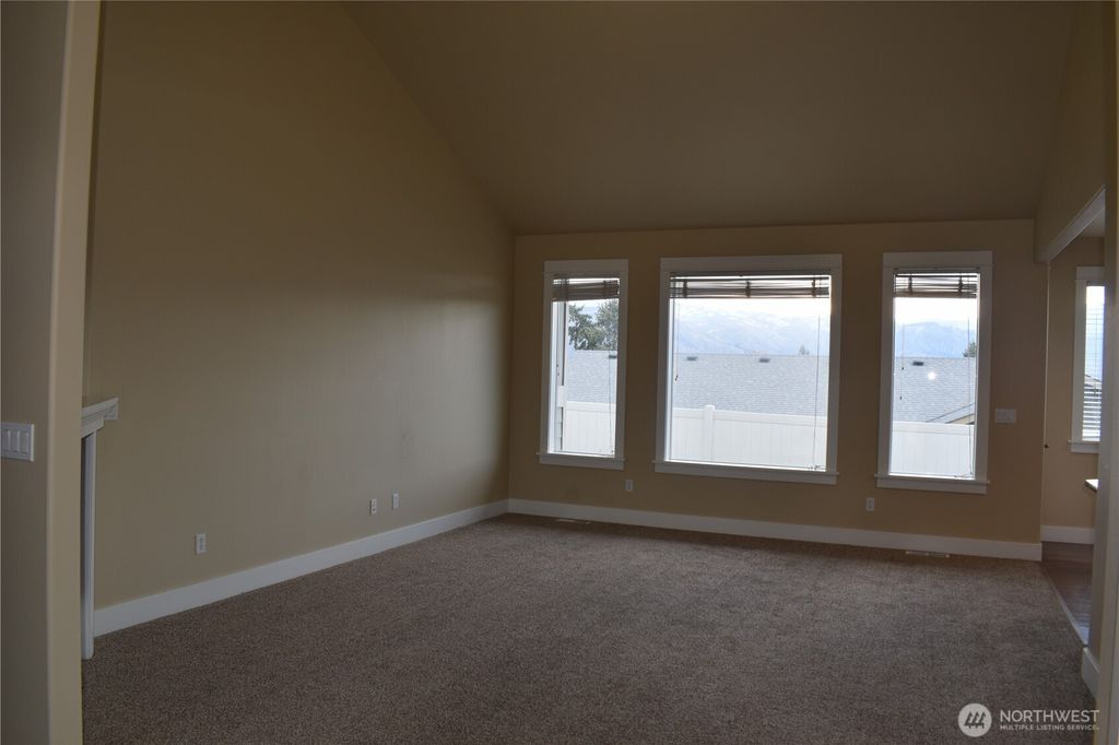 Photo of 1363 Boulder Loop Loop, East Wenatchee, WA 98802 (MLS # 2471368)