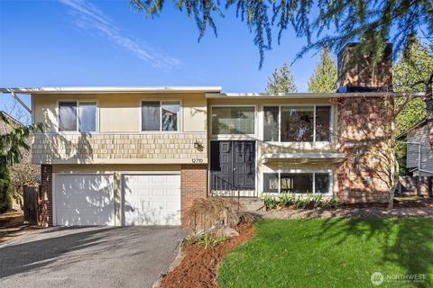 Photo of 12710 NE 111th Place, Kirkland, WA 98033 (MLS # 2497827)