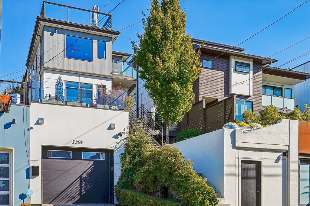 Photo of 2220 Broadway E, Seattle, WA 98102 (MLS # 2596067)
