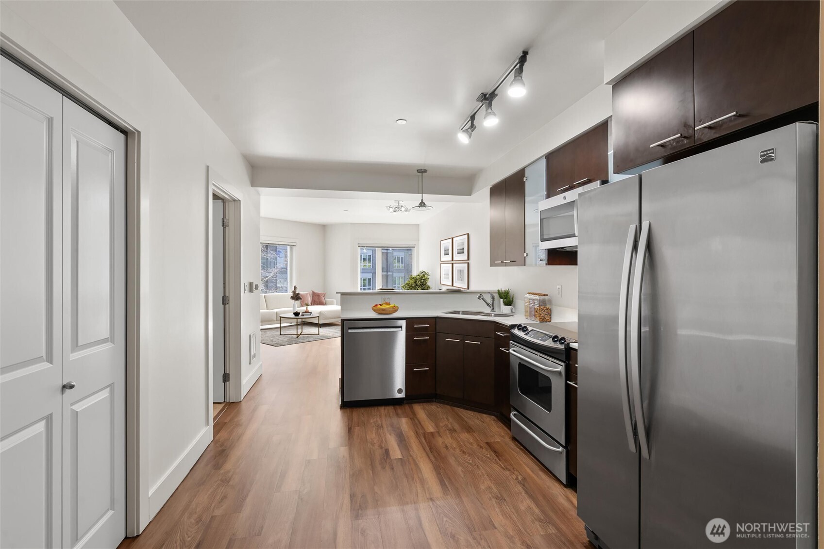 159 Denny Way 212