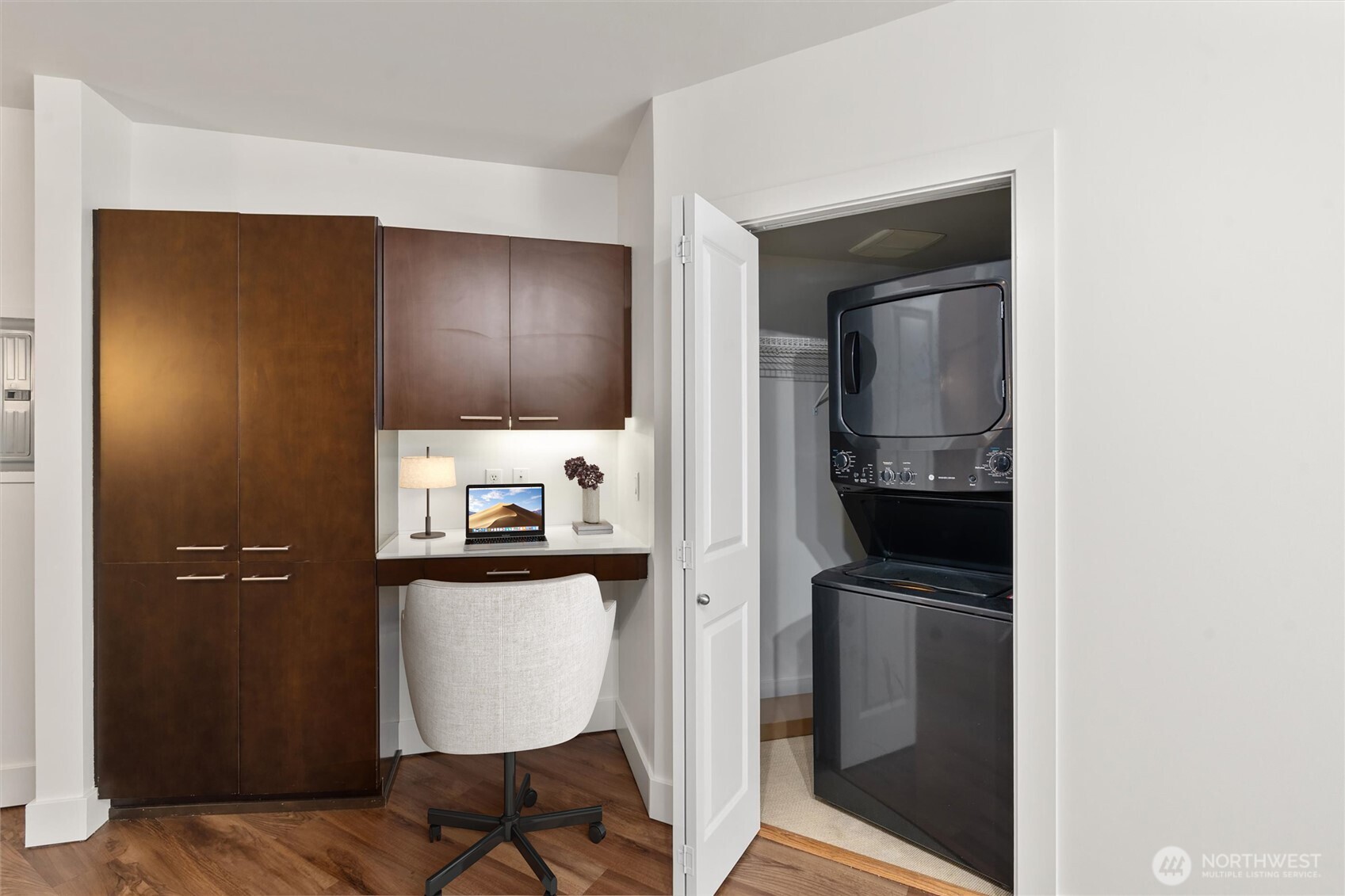 159 Denny Way 212