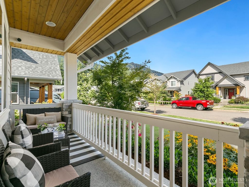 Photo of 1685 Tanner Falls Way SE, North Bend, WA 98045 (MLS # 2427171)