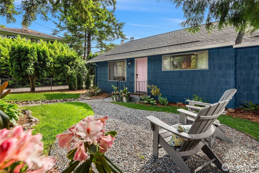 Photo of 13717 Stone Avenue N, Seattle, WA 98133 (MLS # 2387768)