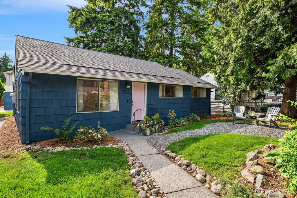 Photo of 13717 Stone Avenue N, Seattle, WA 98133 (MLS # 2387768)