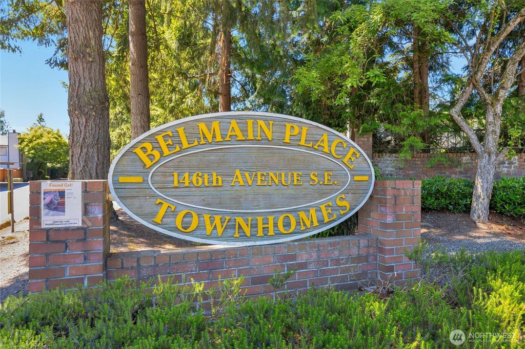 Photo of 105 146th Avenue SE #E2, Bellevue, WA 98007 (MLS # 2456832)