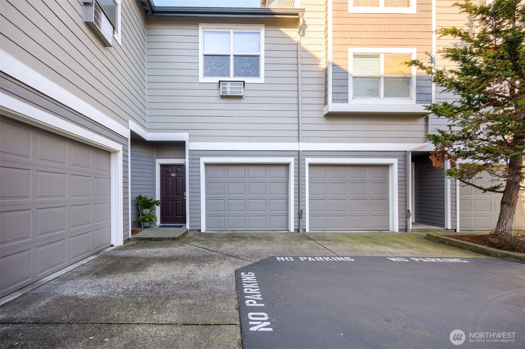 738 SE Fairwinds Loop