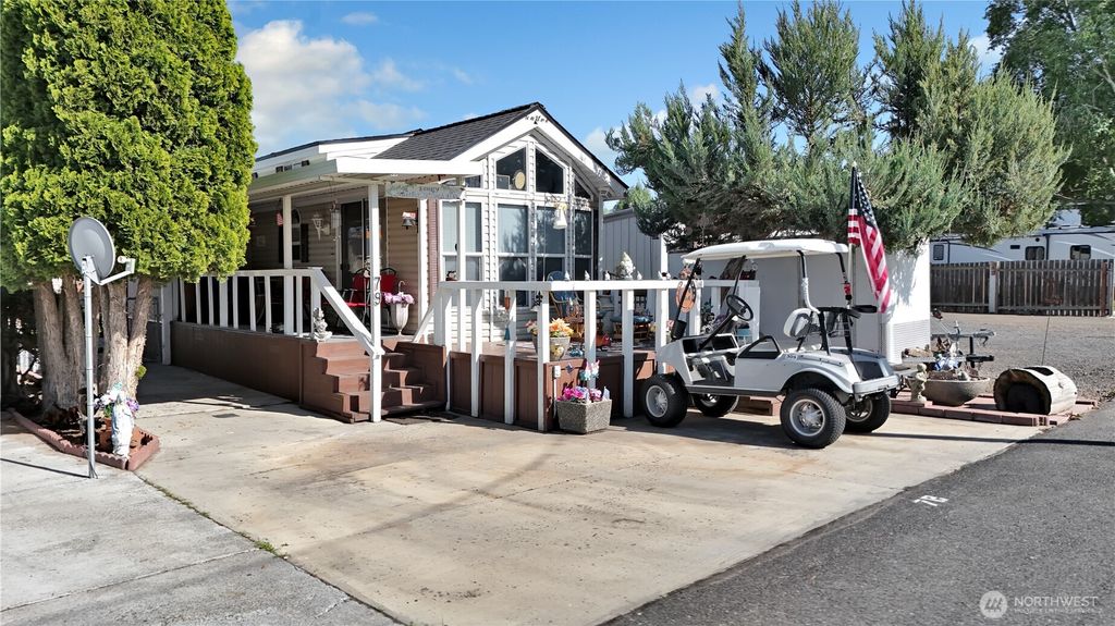 Photo of 7037 E HWY 262 #79, Othello, WA 99344 (MLS # 2512840)