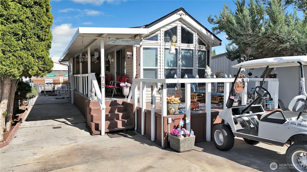 Photo of 7037 E HWY 262 #79, Othello, WA 99344 (MLS # 2512840)