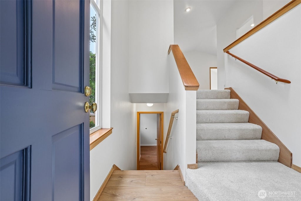 Photo of 317 NE 91st Street, Seattle, WA 98115 (MLS # 2552789)