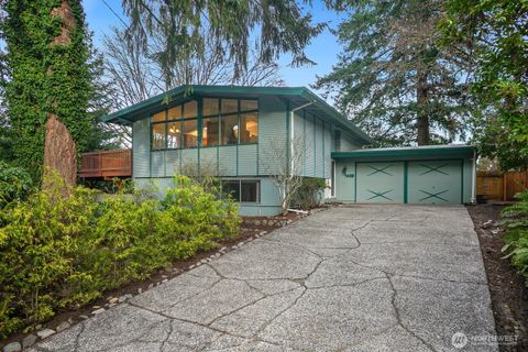 Photo of 7426 139th Place NE, Redmond, WA 98052 (MLS # 2466452)