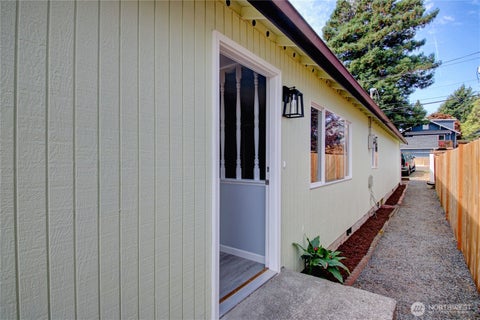 Photo of 2524 Walnut Street, Everett, WA 98201 (MLS # 2573112)