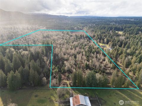 Photo of 15301 Mcintosh Valley Lane SE, Yelm, WA 98597 (MLS # 2486034)
