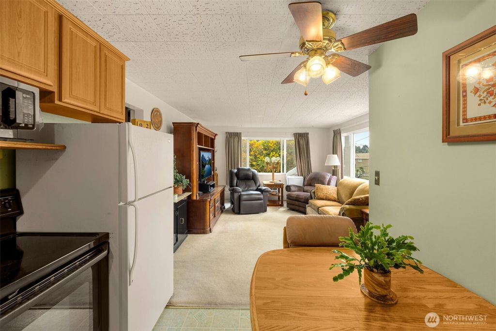 Photo of 205 26th Avenue E, Seattle, WA 98112 (MLS # 2552318)