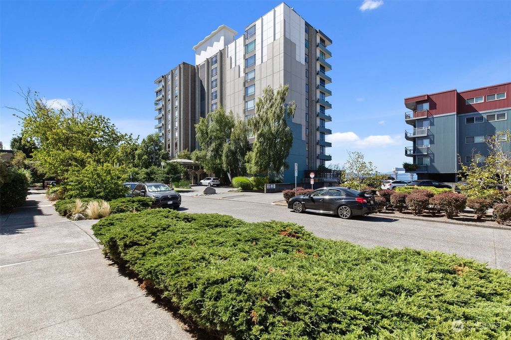 Photo of 521 5th Avenue W #903, Seattle, WA 98119 (MLS # 2151802)