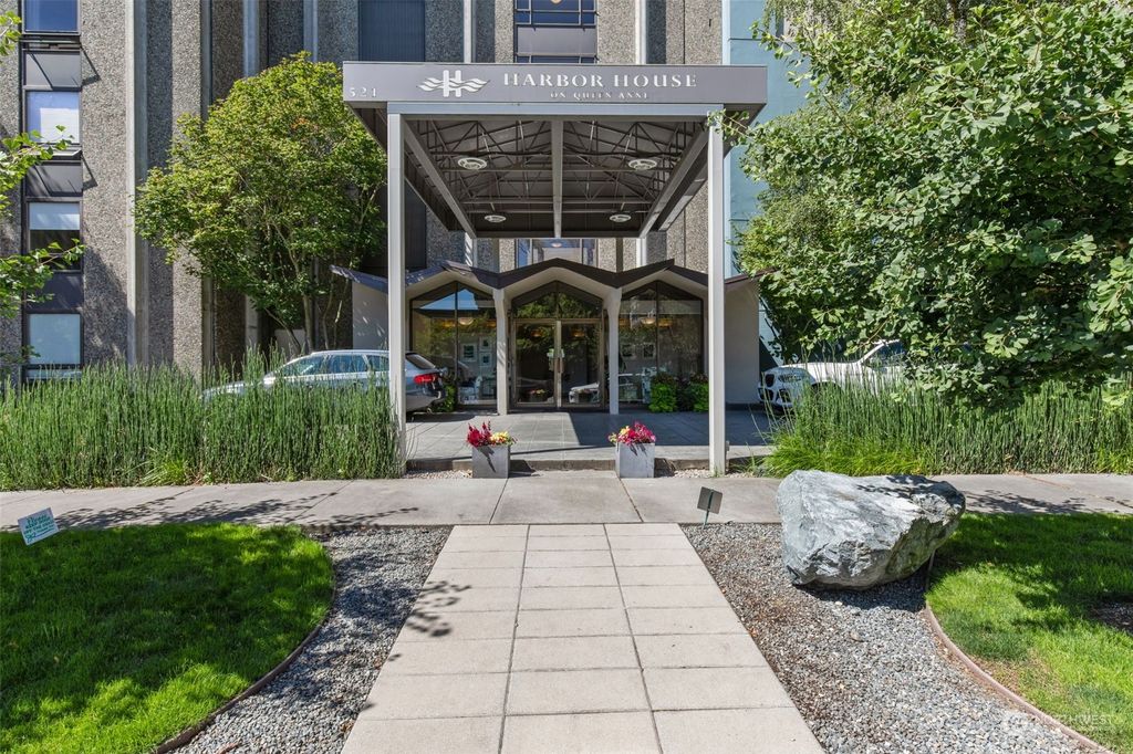 Photo of 521 5th Avenue W #903, Seattle, WA 98119 (MLS # 2151802)