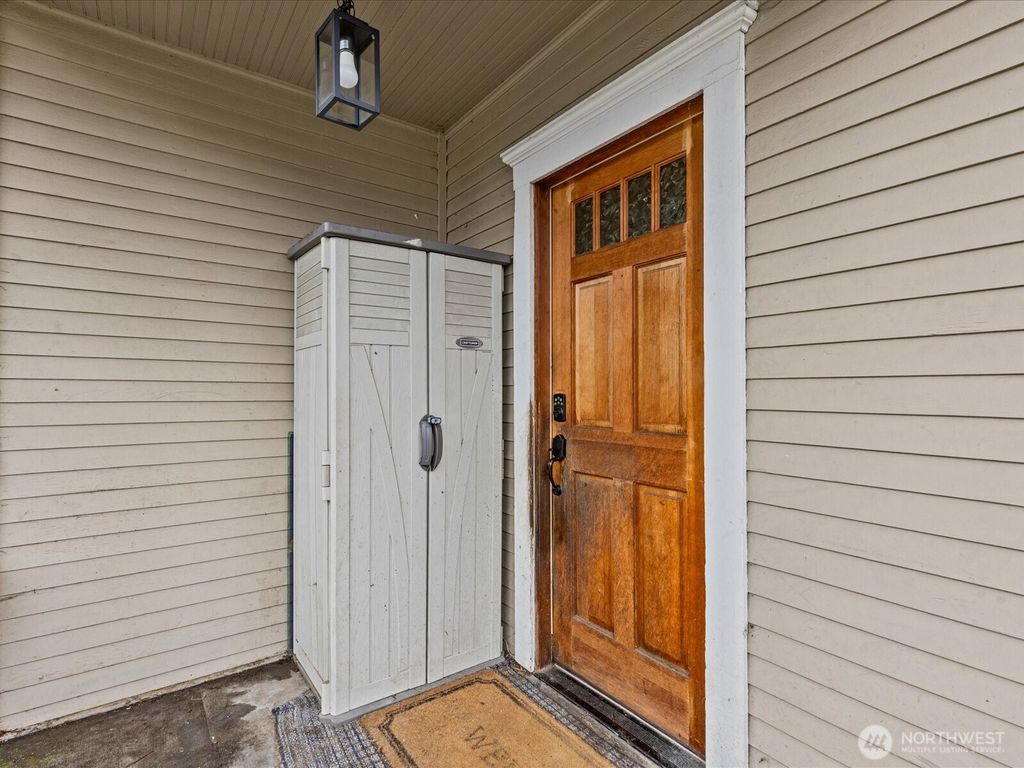 Photo of 6807 Commercial Avenue, Everett, WA 98203 (MLS # 2500117)