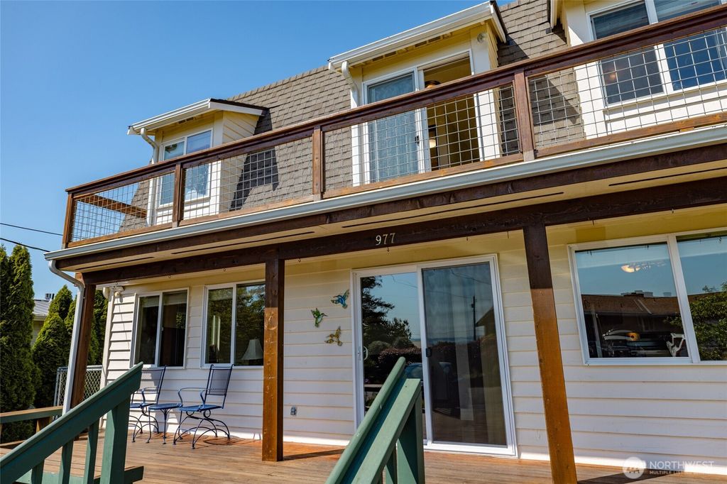 Photo of 977 Moonraker Drive, Freeland, WA 98249 (MLS # 2518593)