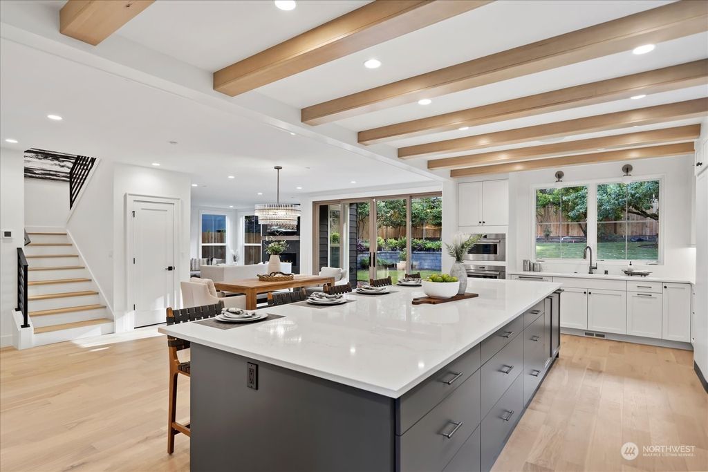 Photo of 2039 77th Avenue NE, Medina, WA 98039 (MLS # 2065180)