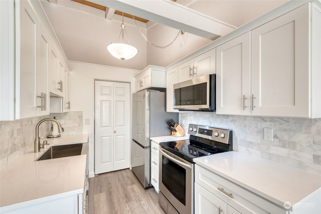 Photo of 2020 Grant Avenue S #D301, Renton, WA 98055 (MLS # 2004426)