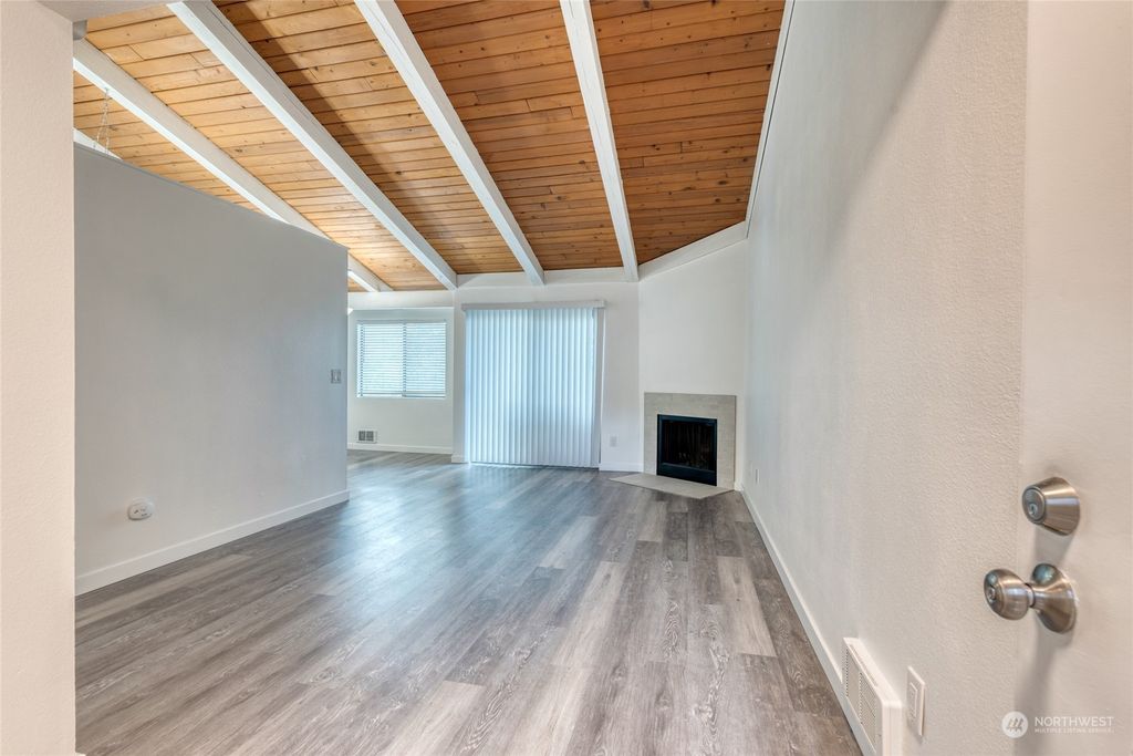 Photo of 2020 Grant Avenue S #D301, Renton, WA 98055 (MLS # 2004426)