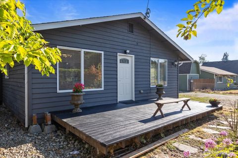 908 85th St E Tacoma WA 98445