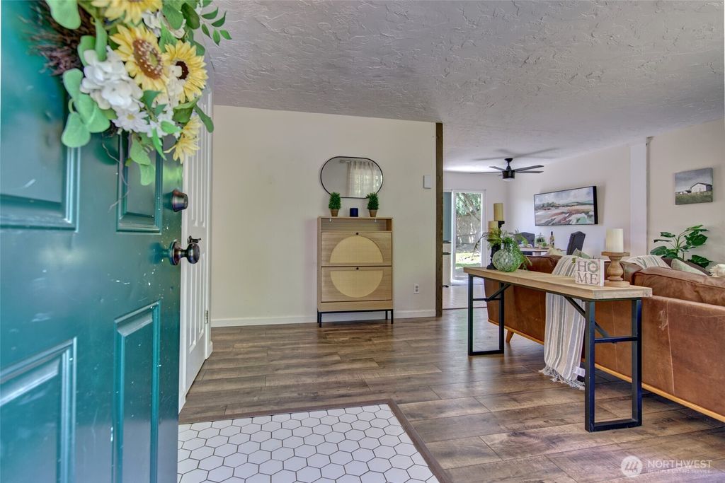 Photo of 9426 62nd Place SE, Snohomish, WA 98290 (MLS # 2374965)