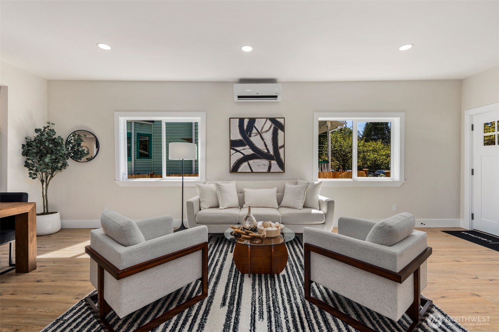 8226 Meridian Avenue N