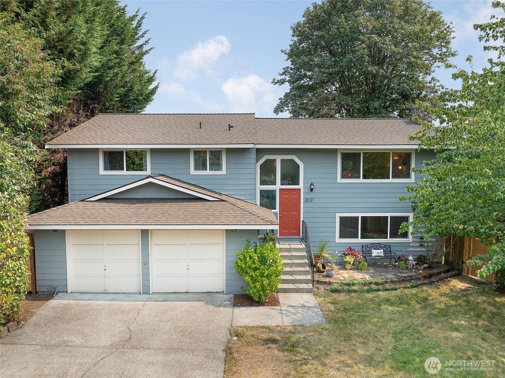 Photo of 3021 NE 194th Street, Lake Forest Park, WA 98155 (MLS # 2563928)