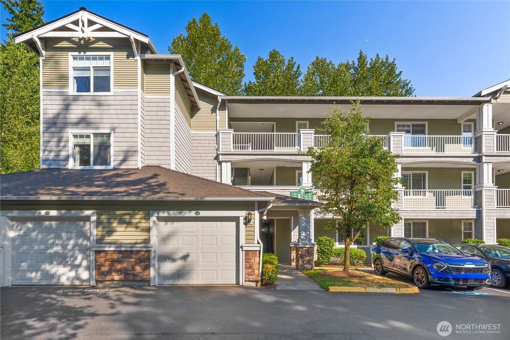 Photo of 12712 Admiralty Wy Way #E-101, Everett, WA 98204 (MLS # 2392285)