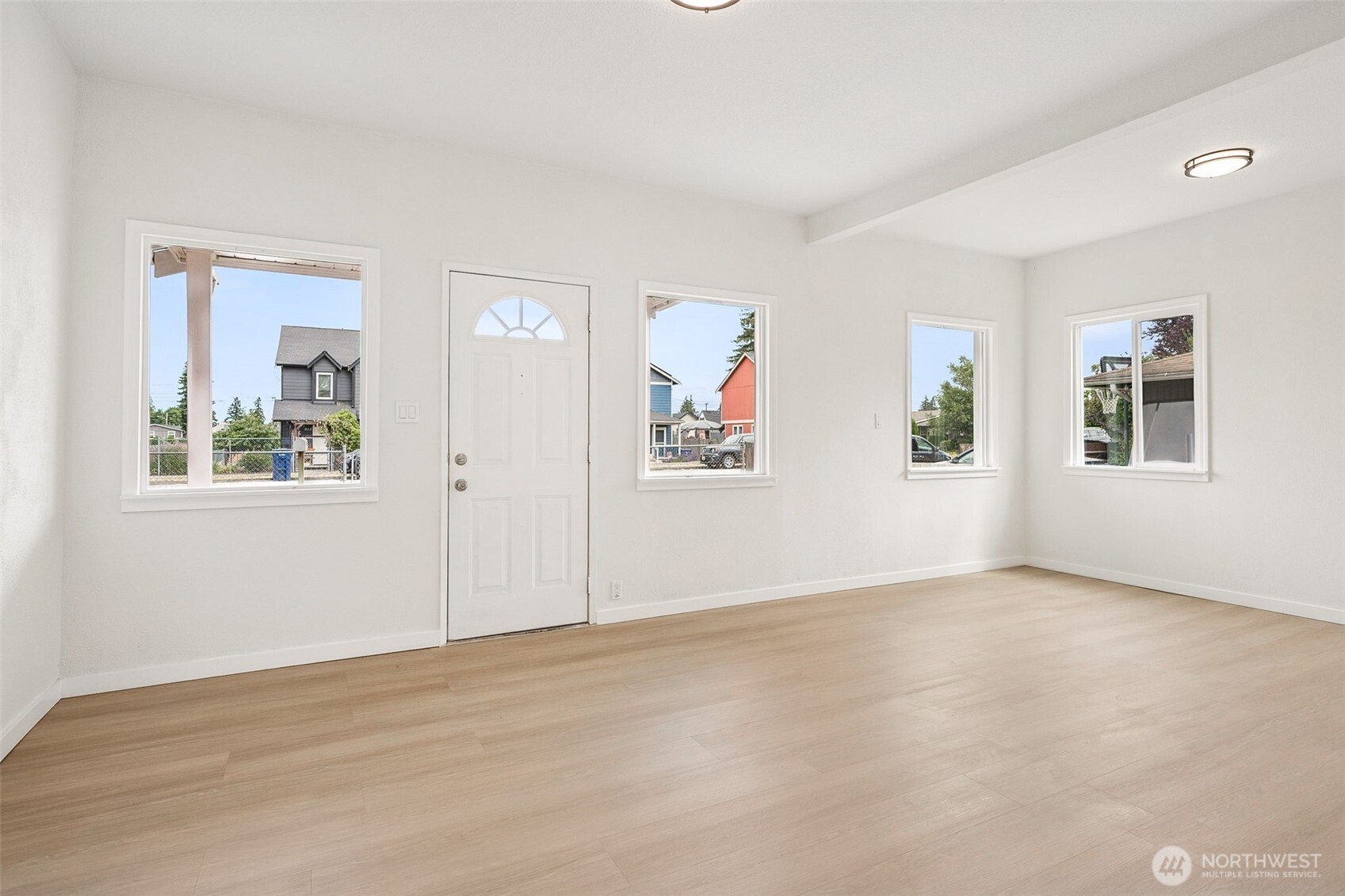 910 E 60th Street