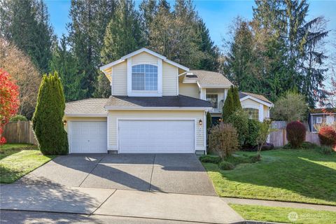 Photo of 3814 Crystal Ridge Drive SE, Puyallup, WA 98372 (MLS # 2498784)