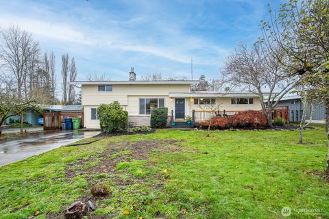 Photo of 1705 36th Street, Anacortes, WA 98221 (MLS # 2460174)