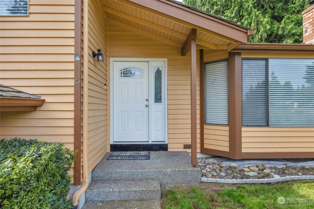 Photo of 2723 SW 349th Place, Federal Way, WA 98023 (MLS # 2246526)