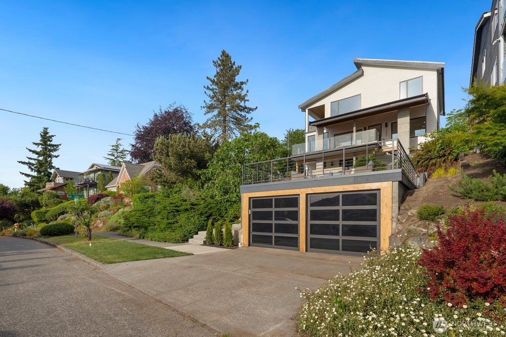 Photo of 7602 44th Avenue SW, Seattle, WA 98136 (MLS # 2584587)