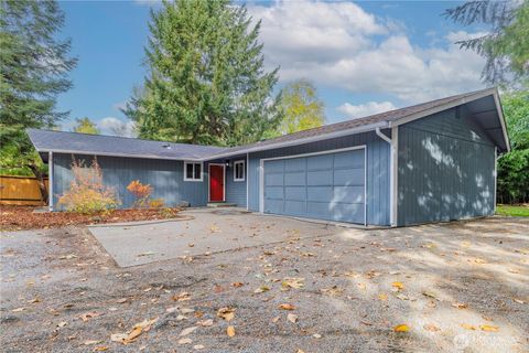 Photo of 14303 113th Avenue Ct E, Puyallup, WA 98374 (MLS # 2441121)