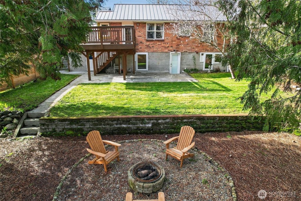 Photo of 6522 38th Avenue NE, Seattle, WA 98115 (MLS # 2485257)