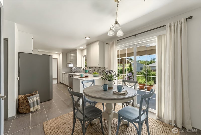 860 SE Sentry Drive