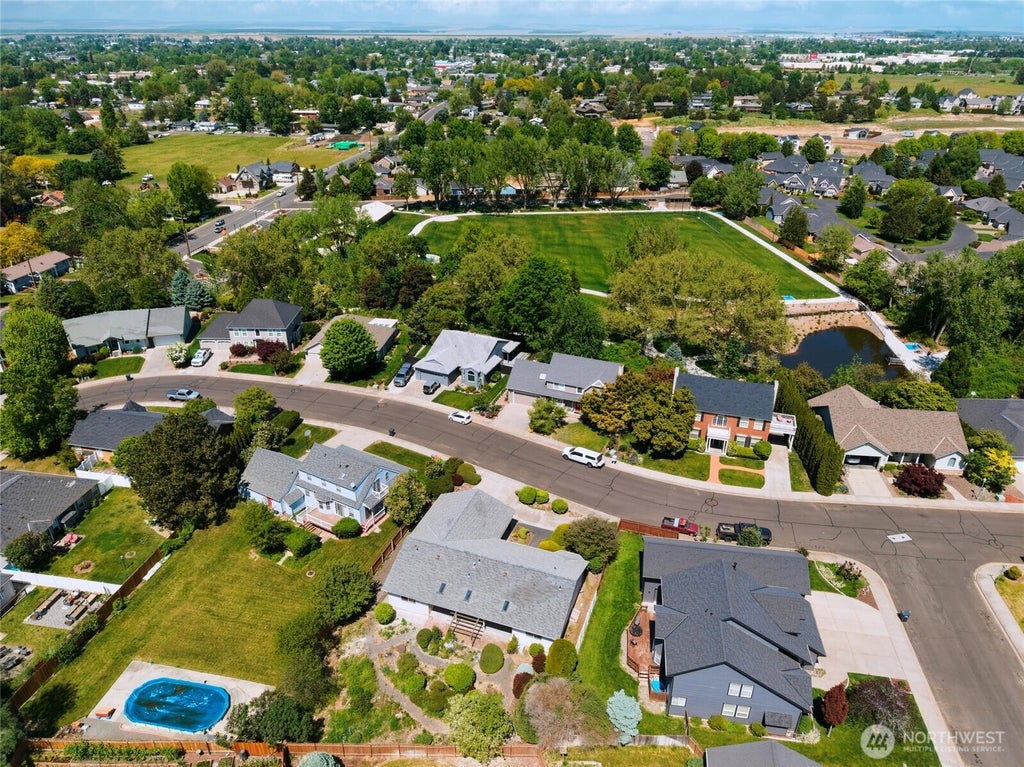 Photo of 860 SE Sentry Drive DR, College Place, WA 99324 (MLS # 2578595)