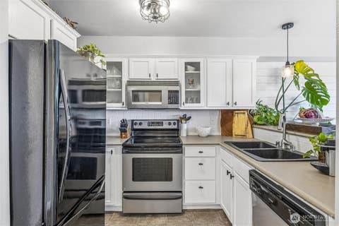 Photo of 700 32nd Street #A302, Bellingham, WA 98225 (MLS # 2551284)