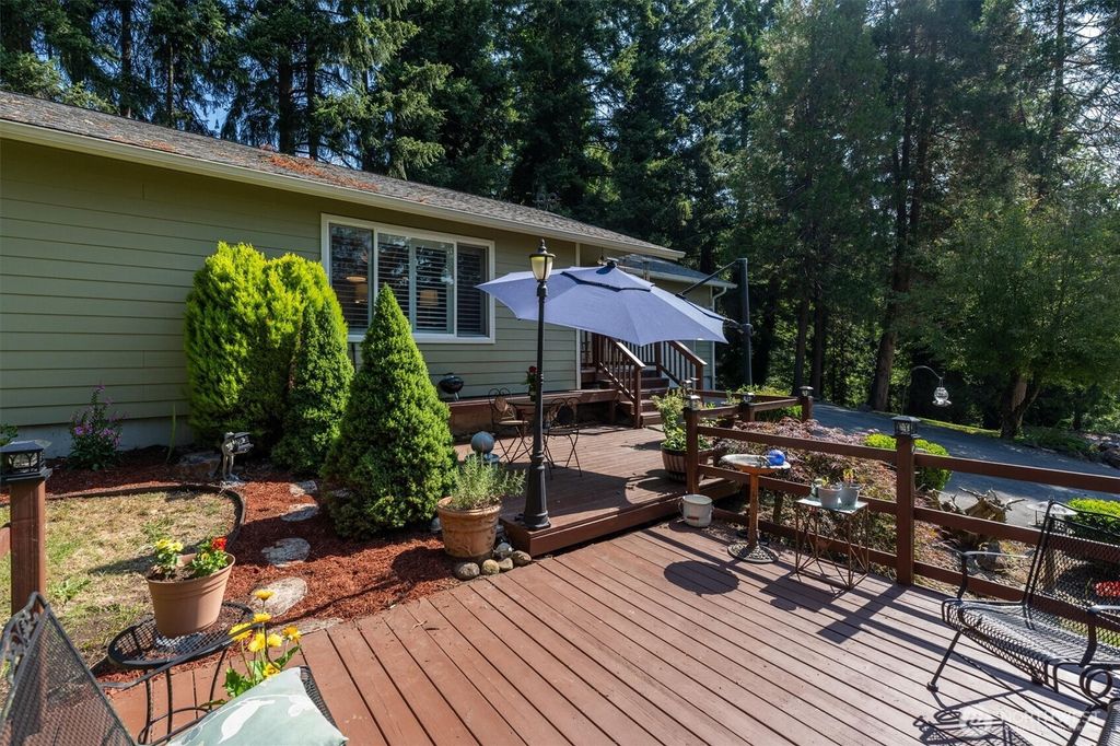 Photo of 320 Haussler Road, Kelso, WA 98626 (MLS # 2554955)