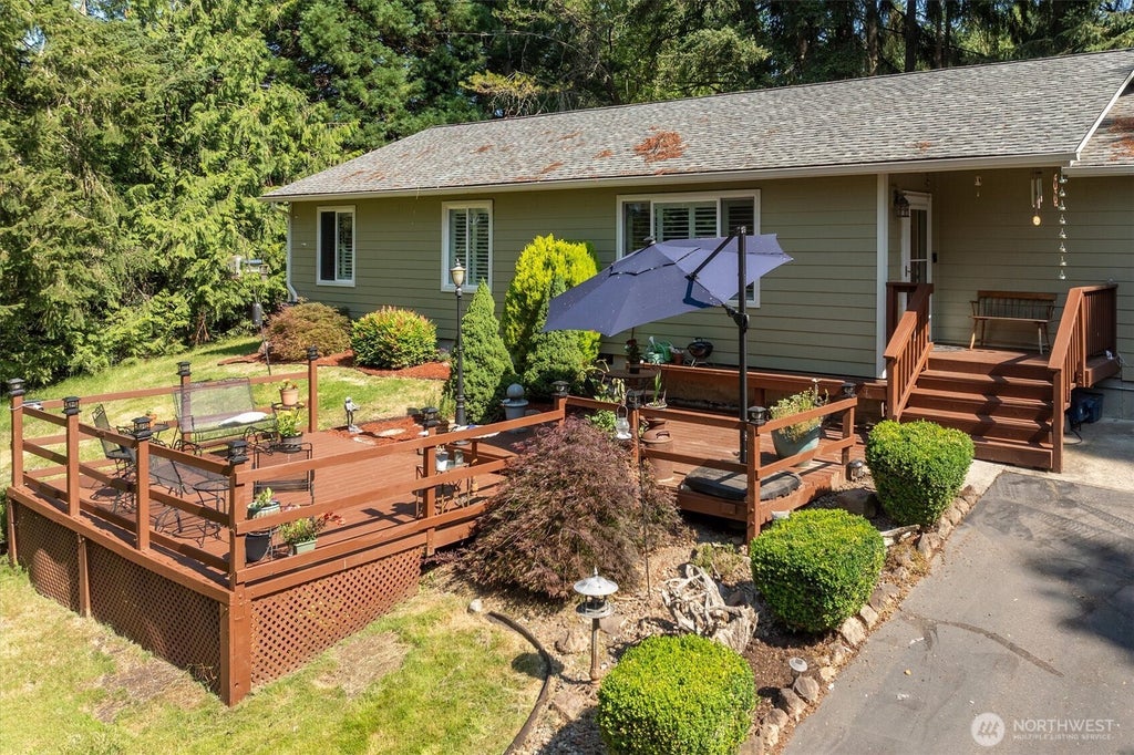 Photo of 320 Haussler Road, Kelso, WA 98626 (MLS # 2554955)