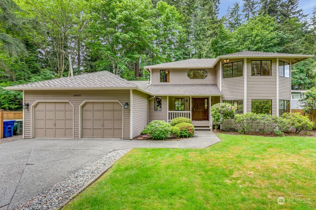 Photo of 19547 40th Place NE, Lake Forest Park, WA 98155 (MLS # 2241884)