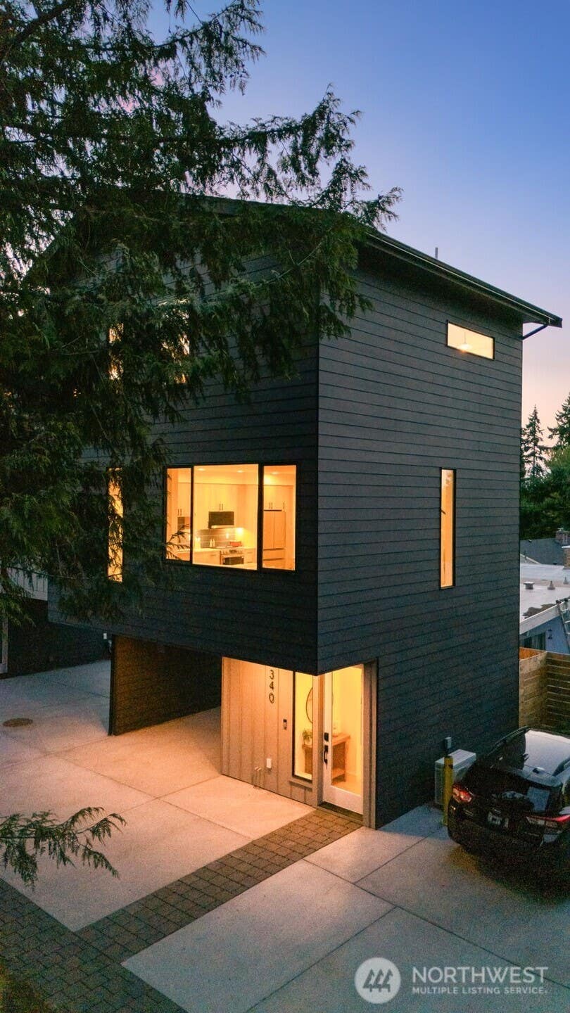 Photo of 14340 Bagley Avenue N, Seattle, WA 98133 (MLS # 2574803)