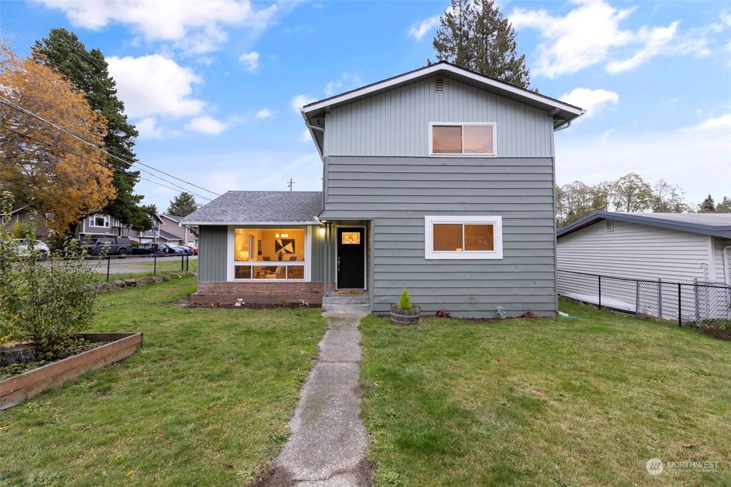 Photo of 10202 30th Avenue SW, Seattle, WA 98146 (MLS # 2311842)