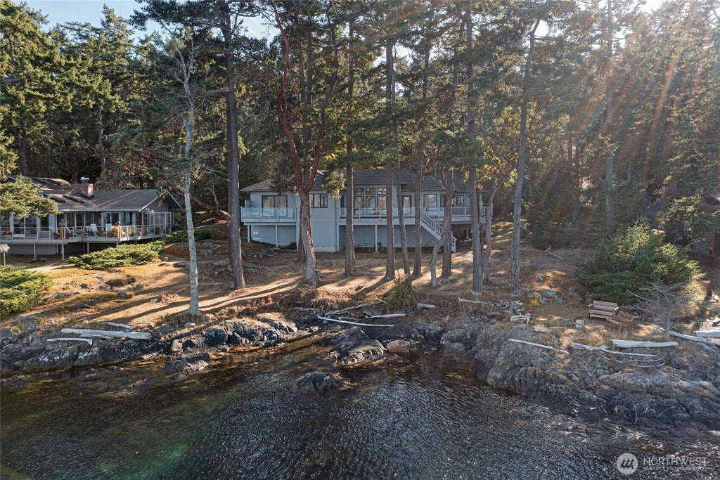 Photo of 254 Vista Way, Friday Harbor, WA 98250 (MLS # 2586245)